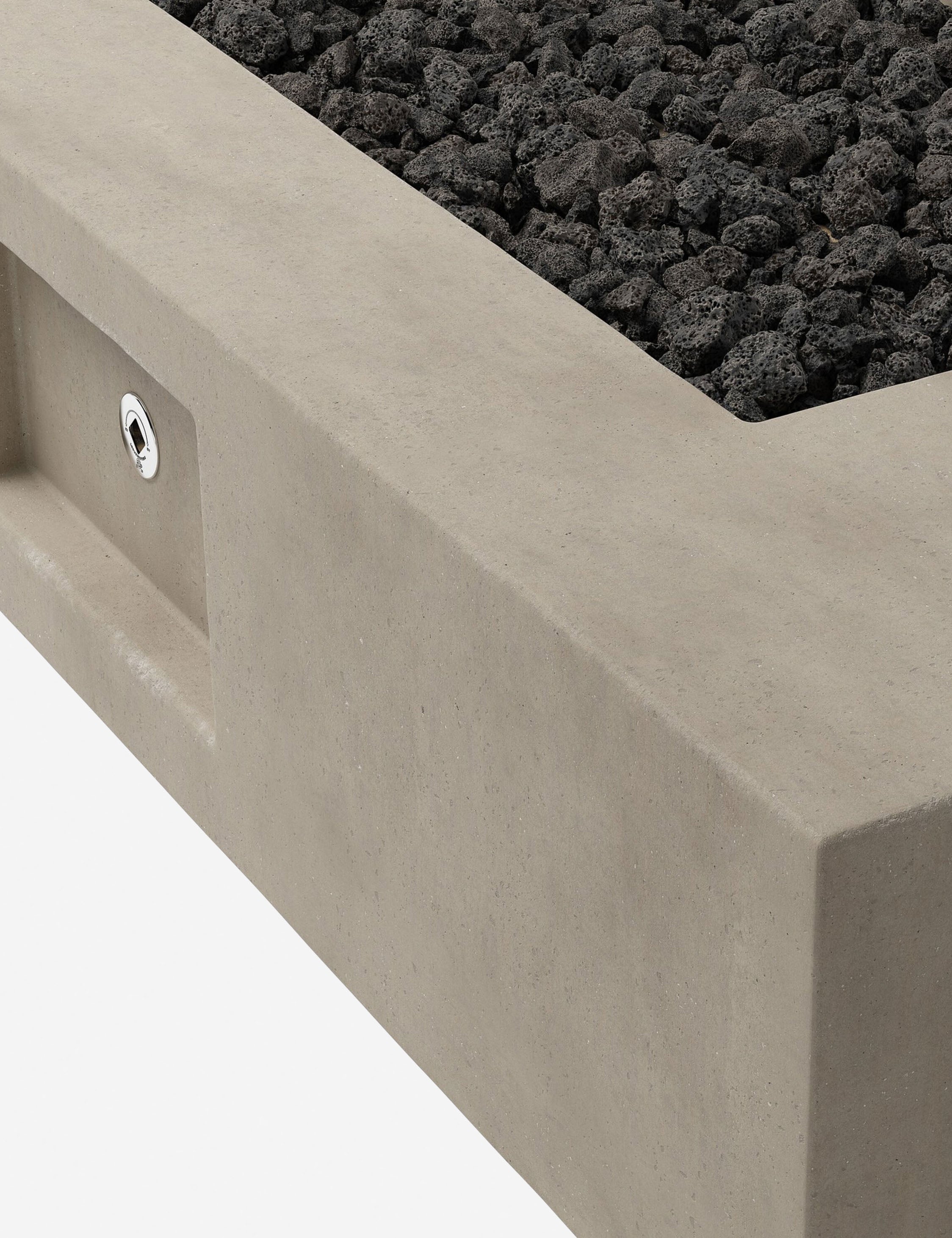 Fabra Fire Table